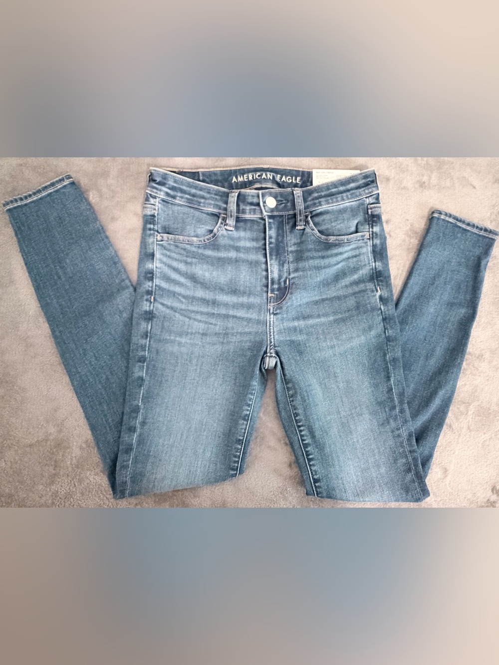 American Eagle - Medium Wash - Women’s High Rise Jegging - 6 - New With Tag
